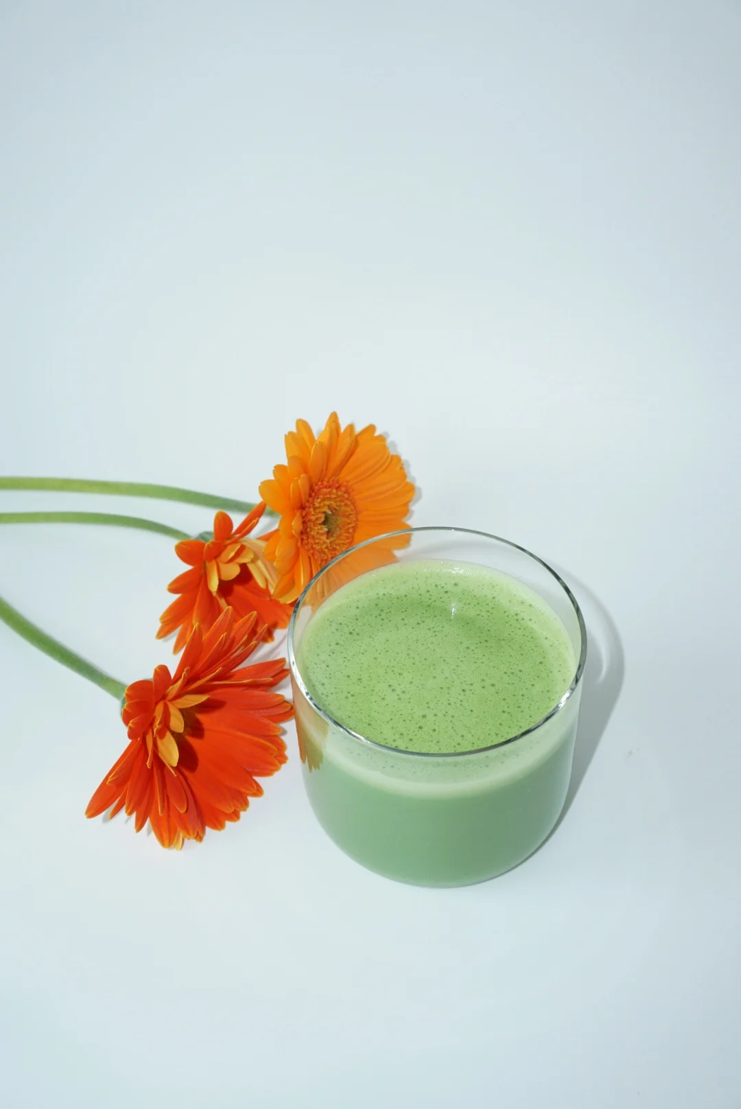 Matcha latte en la barra